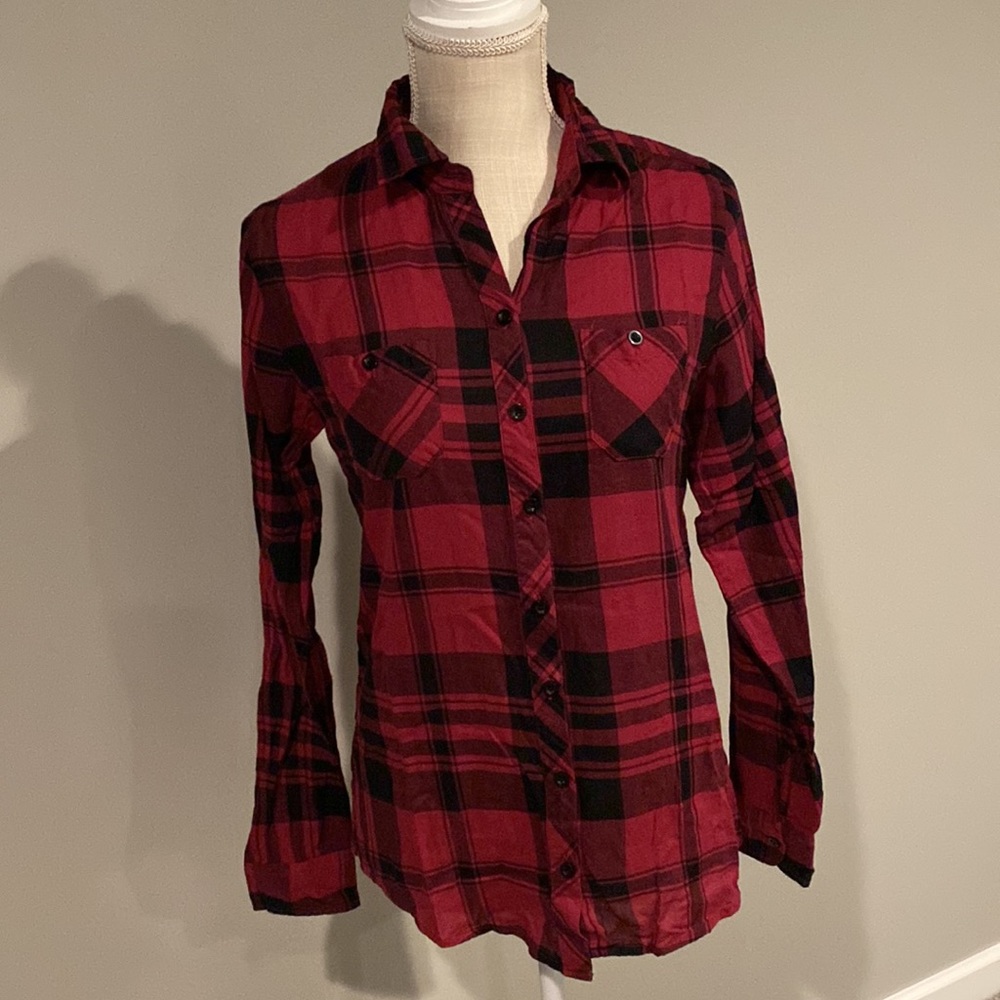 Hot Topic Lightweight Flannel Size: S